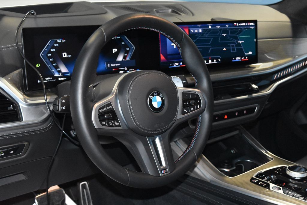 Used 2025 BMW X7 M60i AWD/4WD image 2