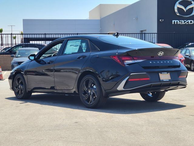 New 2026 Hyundai Elantra SEL Sport FWD image 3
