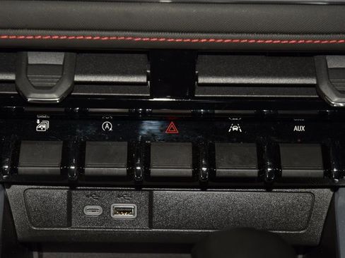 Certified 2024 Chevrolet Colorado Z71 w/ Z71 Convenience Package 2 image 34