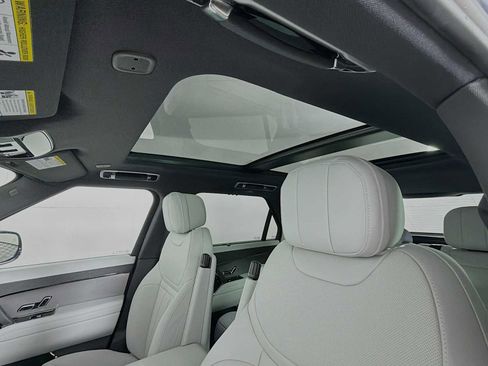 New 2026 Land Rover Range Rover Sport SE AWD/4WD image 12