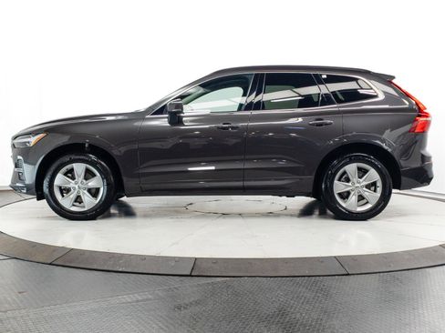 Used 2022 Volvo XC60 B5 Momentum AWD/4WD image 7
