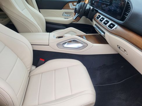 Used 2022 Mercedes-Benz GLE 450 4MATIC image 11