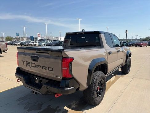 Used 2025 Toyota Tacoma TRD Pro AWD/4WD image 7