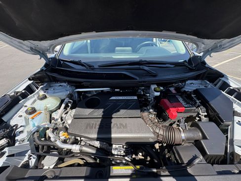 Used 2025 Nissan Rogue SV FWD image 34