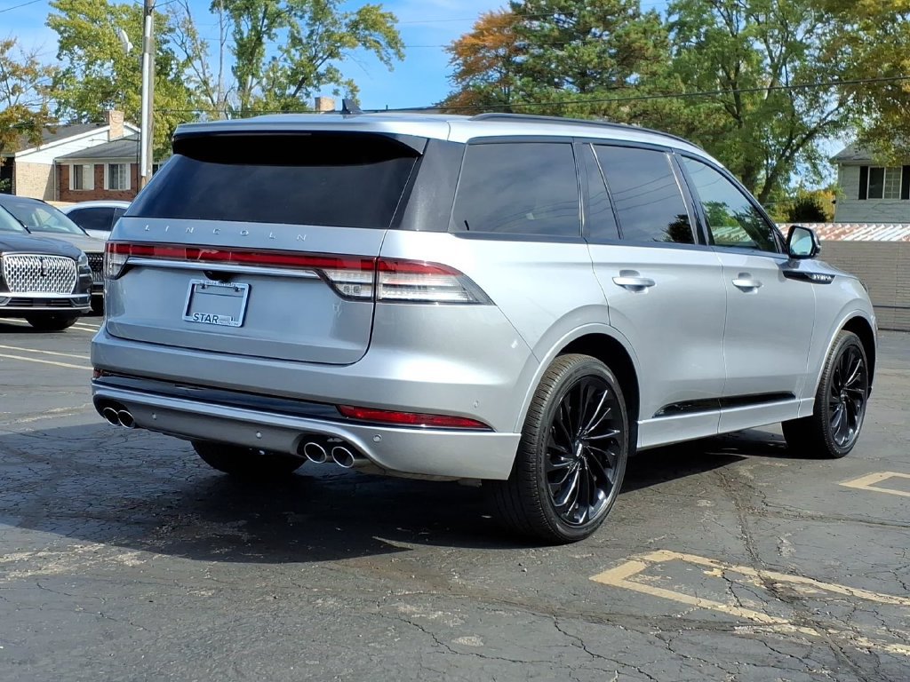 Used 2023 Lincoln Aviator Reserve w/ Equipment Group 201A AWD/4WD image 7