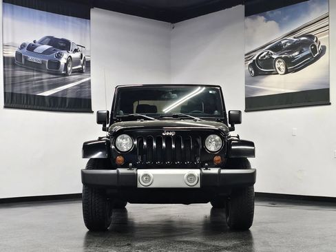 Used 2013 Jeep Wrangler Sahara w/ Connectivity Group AWD/4WD image 4