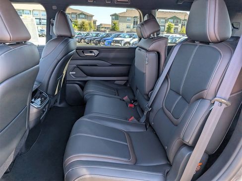 New 2026 Nissan Armada SL image 18