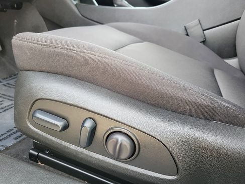 Used 2025 Chevrolet Malibu LT FWD image 13