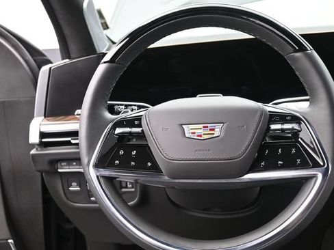 Certified 2026 Cadillac Escalade Platinum Sport w/ LPO, ONYX Package AWD/4WD image 29