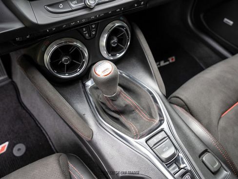 Used 2019 Chevrolet Camaro ZL1 RWD image 53