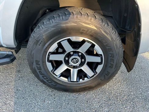 Used 2017 Toyota 4Runner SR5 image 9