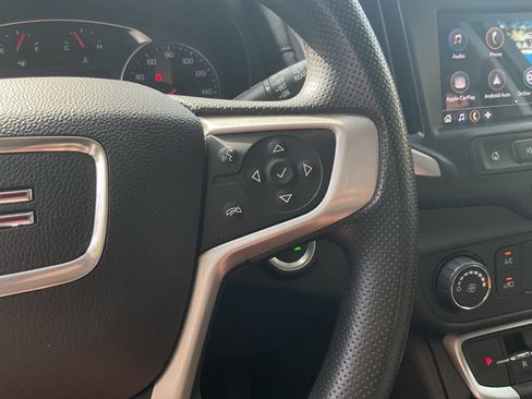 Used 2024 GMC Terrain SLE FWD image 26