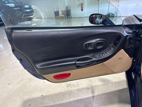Used 1999 Chevrolet Corvette Convertible w/ Memory Pkg RWD image 22