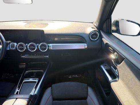 Used 2025 Mercedes-Benz GLB 35 AMG 4MATIC image 19