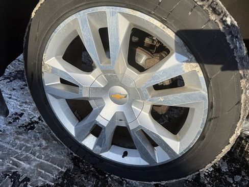 Used 2018 Chevrolet Suburban Premier image 39