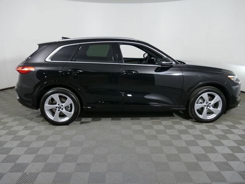 Used 2025 Audi Q5 Prestige AWD/4WD image 2