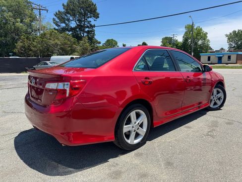 Used 2014 Toyota Camry SE FWD image 5
