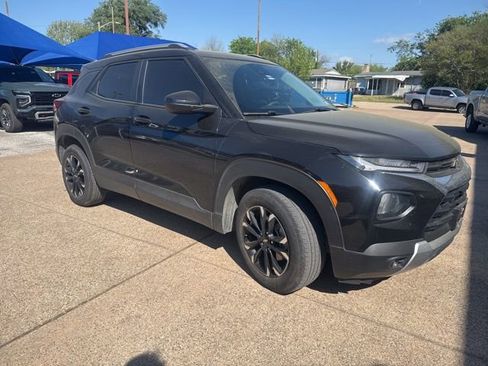 Used 2023 Chevrolet TrailBlazer LT w/ Convenience Package image 3