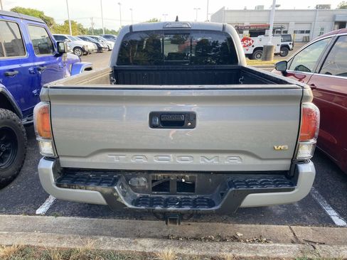 Used 2020 Toyota Tacoma TRD Sport AWD/4WD image 6