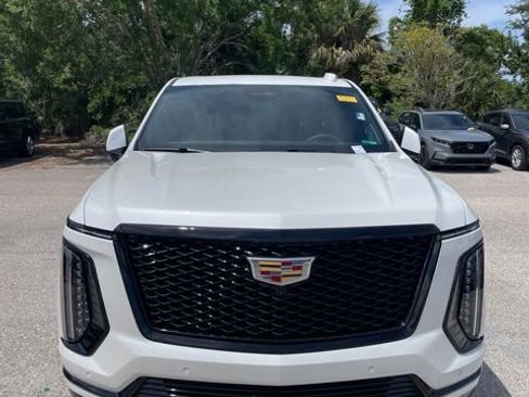 Used 2025 Cadillac Escalade Sport w/ Touring Package image 6