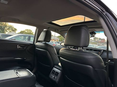 Used 2016 Toyota Avalon Limited FWD image 32