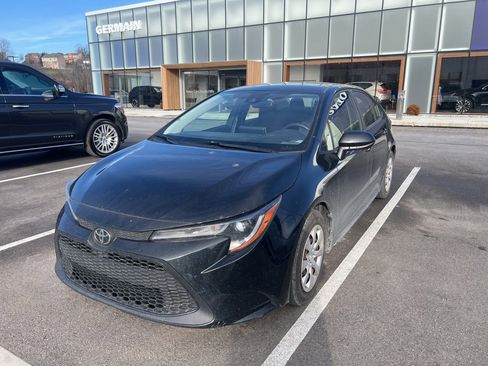 Used 2020 Toyota Corolla LE image 2