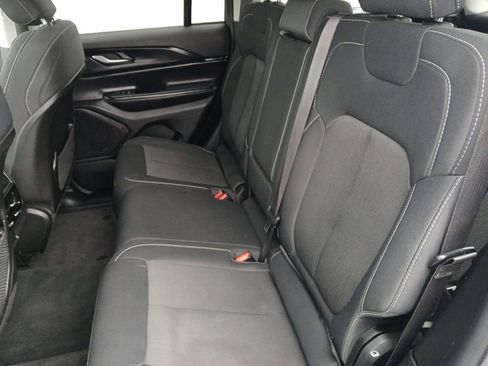Used 2024 Jeep Grand Cherokee Laredo RWD image 22