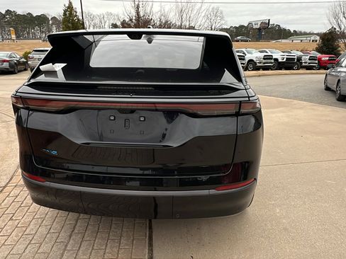 Used 2024 Jeep Wagoneer Launch Edition image 9