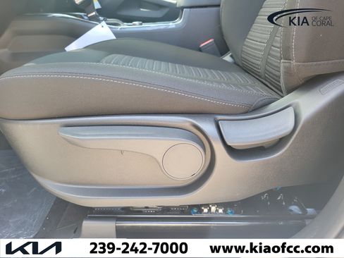 New 2026 Kia Sorento LX FWD image 24
