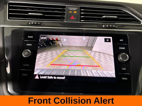 Used 2023 Volkswagen Tiguan SE R-Line FWD image 18