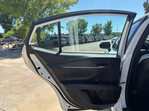 Used 2025 Toyota Camry SE FWD image 12