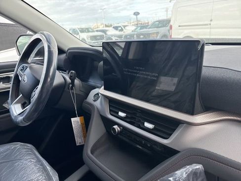 New 2026 Ford Explorer Active w/ Active Comfort Package image 5