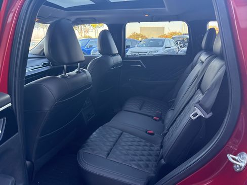 Used 2024 Mitsubishi Outlander SEL image 5