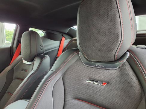 Used 2022 Chevrolet Camaro ZL1 RWD image 5