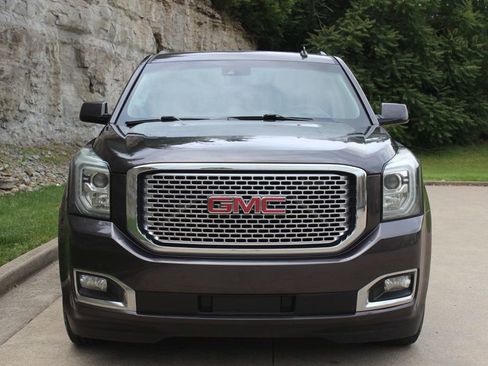 Used 2015 GMC Yukon Denali w/ Touring Package AWD/4WD image 2