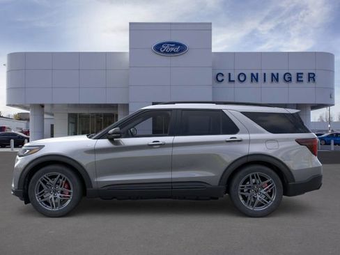 New 2026 Ford Explorer ST-Line w/ ST-Line Street Pack AWD/4WD image 3