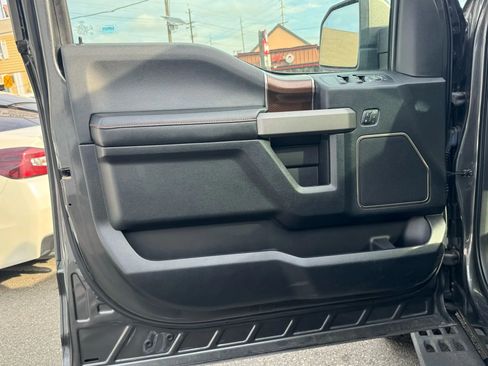 Used 2017 Ford F150 Raptor w/ Equipment Group 802A Luxury image 7