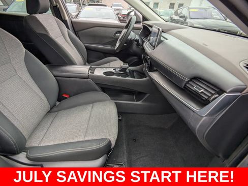 Used 2022 Nissan Rogue SV FWD image 16