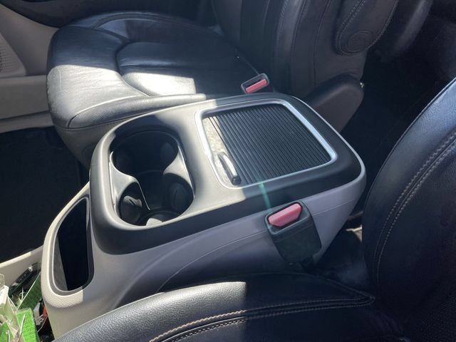 Used 2017 Chrysler Pacifica Touring-L Plus w/ Advanced Safetytec Group FWD image 21