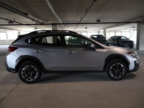 Used 2021 Subaru Crosstrek 2.0i Premium w/ Moonroof Package image 4