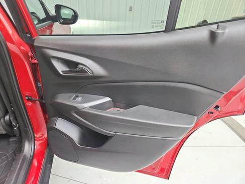 Used 2026 Chevrolet Trax RS FWD image 36
