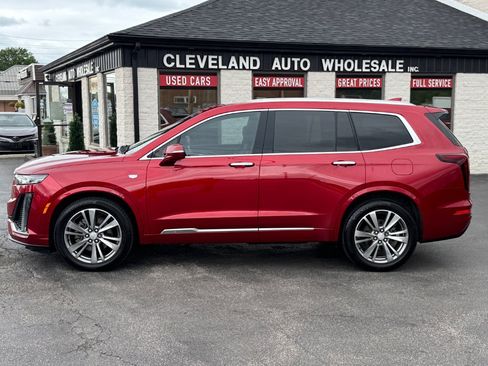 Used 2021 Cadillac XT6 Premium Luxury FWD image 2