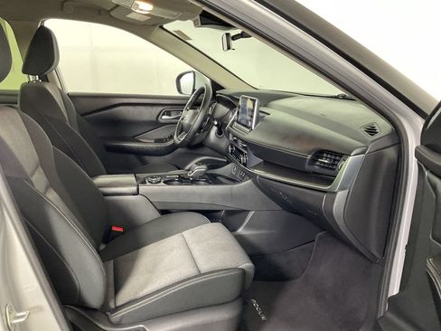 Used 2025 Nissan Rogue SV AWD/4WD image 24