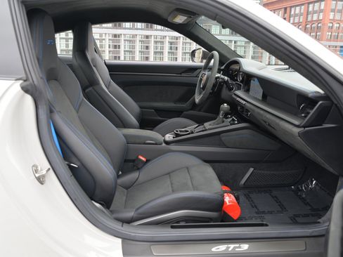 Certified 2024 Porsche 911 GT3 image 14