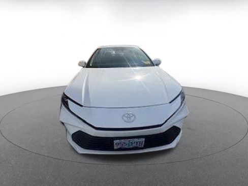 Used 2025 Toyota Camry LE image 2