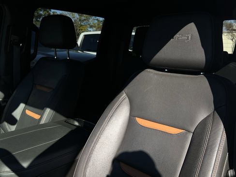 Used 2024 GMC Sierra 1500 AT4 w/ Technology Package image 22