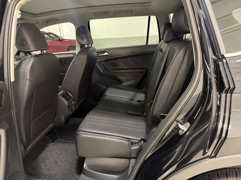 Certified 2024 Volkswagen Tiguan SE w/ Panoramic Sunroof Package AWD/4WD image 22