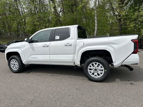 New 2026 Toyota Tacoma SR5 RWD image 21