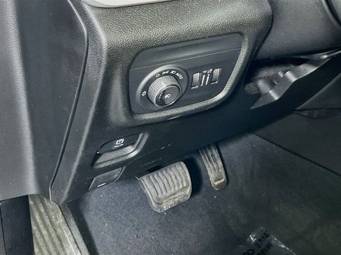 Used 2023 Jeep Grand Cherokee Limited AWD/4WD image 10