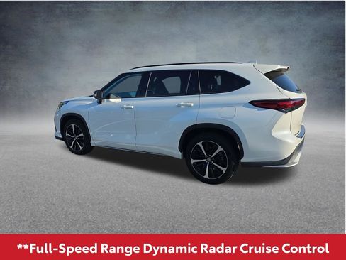 Used 2021 Toyota Highlander XSE FWD image 11